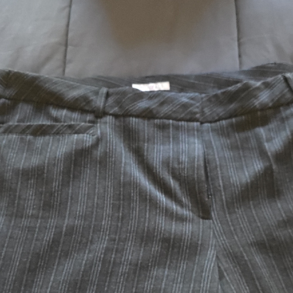 Roz & Ali Gray Pinstripe Pants